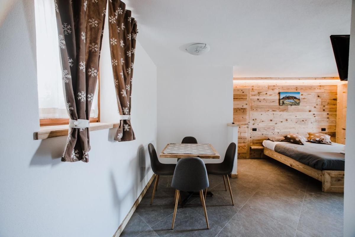 Atelier Della Montagna Bed & Breakfast Zambla Alta ภายนอก รูปภาพ
