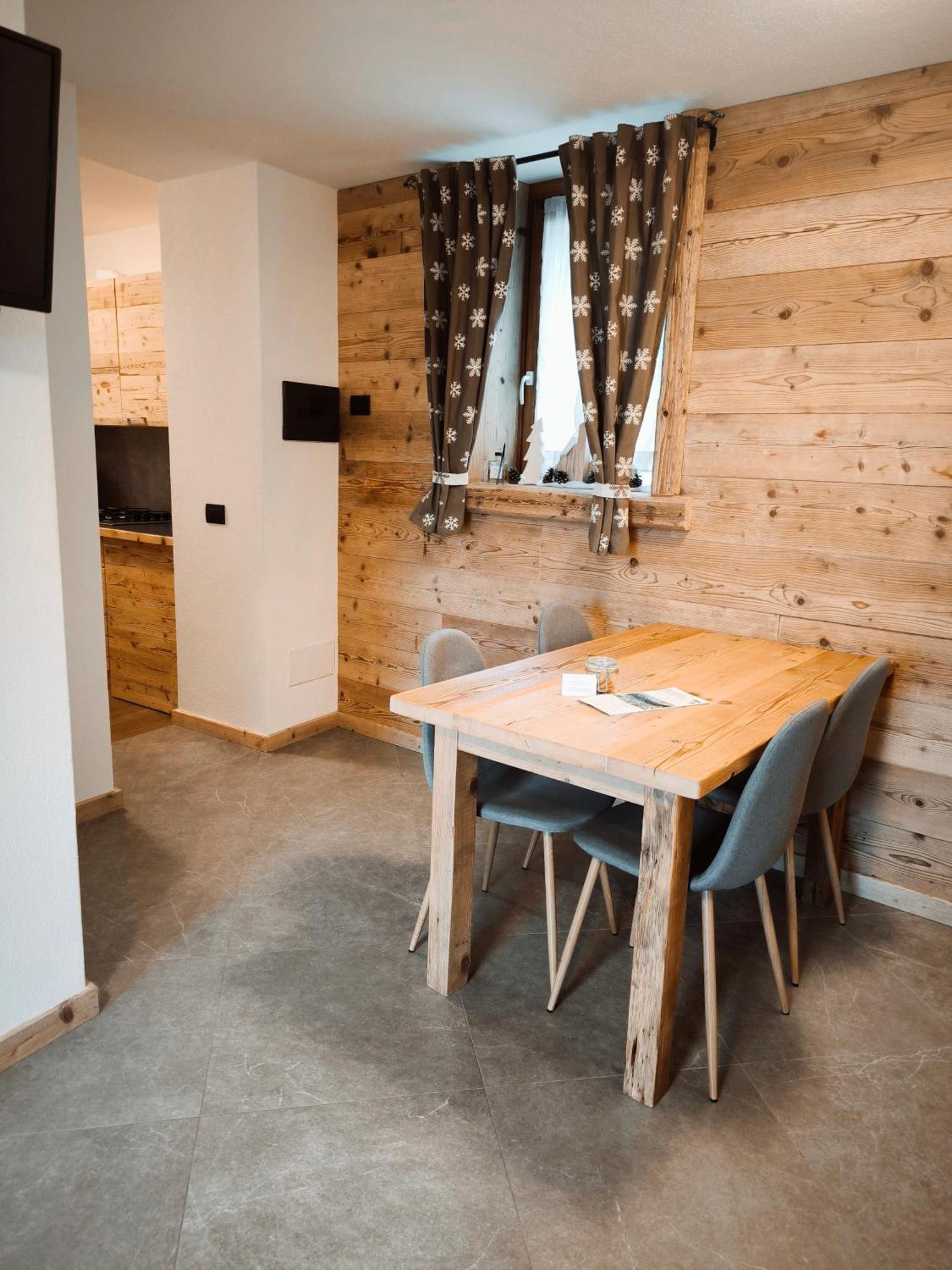 Atelier Della Montagna Bed & Breakfast Zambla Alta ภายนอก รูปภาพ