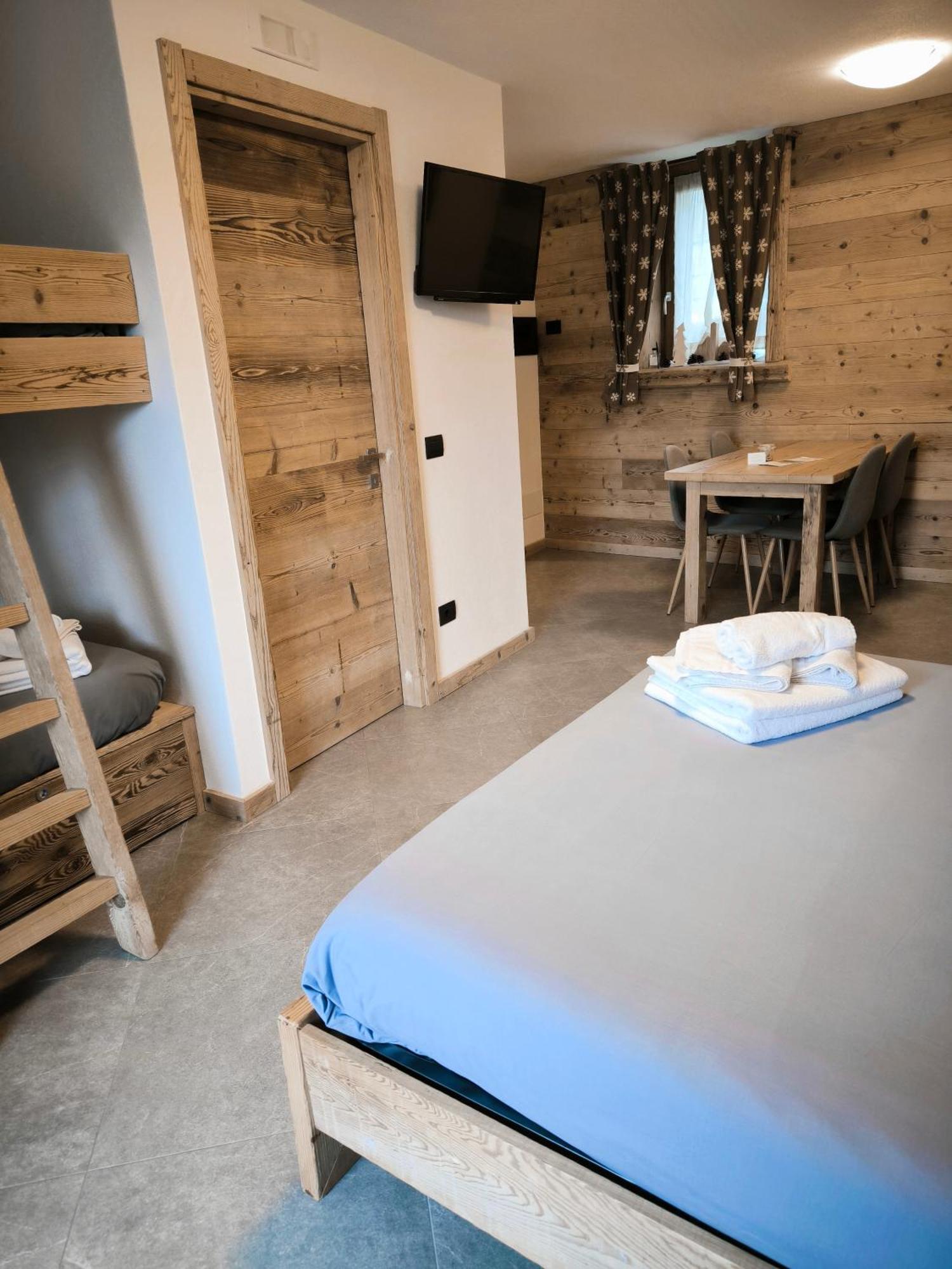 Atelier Della Montagna Bed & Breakfast Zambla Alta ภายนอก รูปภาพ